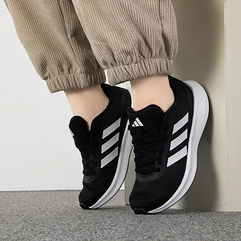 正品Adidas/阿迪达斯女子春季新款低帮运动跑步鞋 HP7556 GW3847