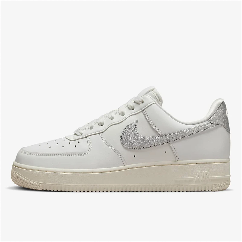 Nike/耐克Air Force 1女子低帮耐磨休闲透气运动板鞋DQ7569-100