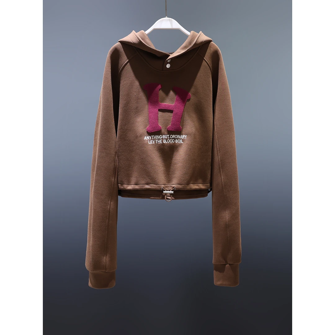 【韩哥女装】秋季欧货休闲时尚感印花时尚显瘦减龄连帽卫衣1559