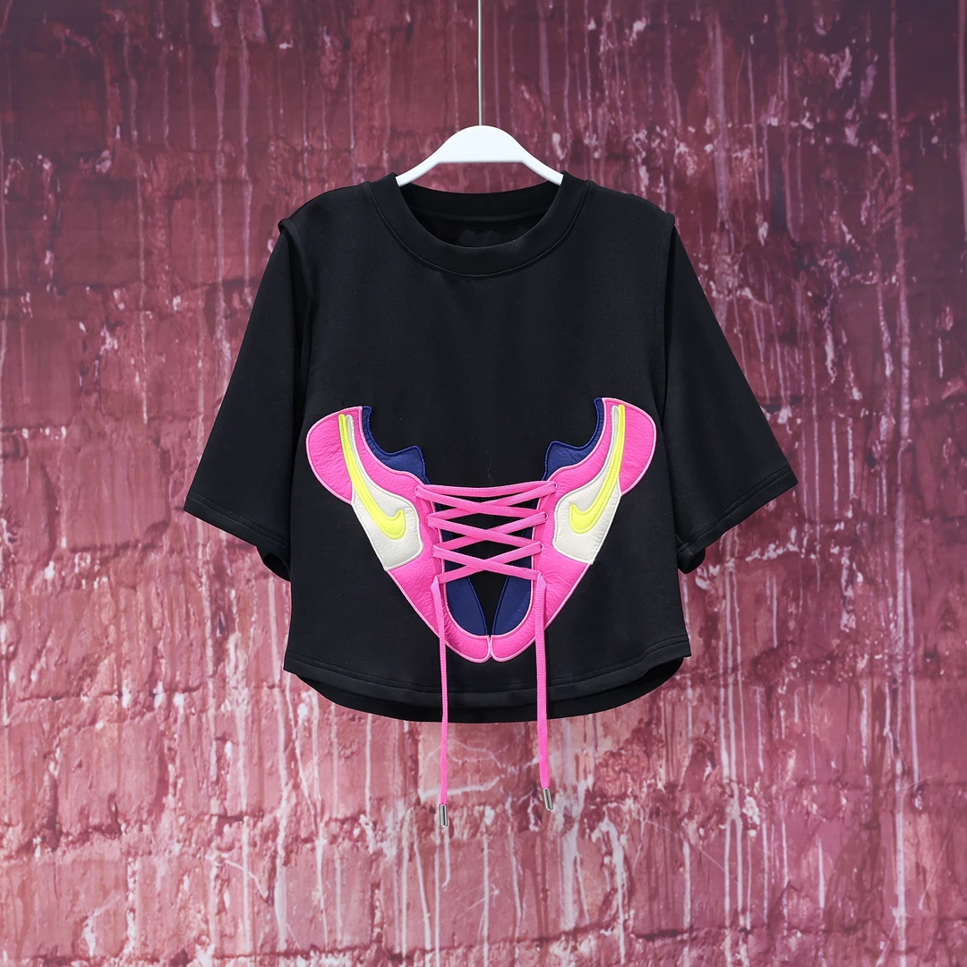 【韩哥女装】夏季黑色时尚百搭立体刺绣修身显瘦圆领设计感T恤/3582