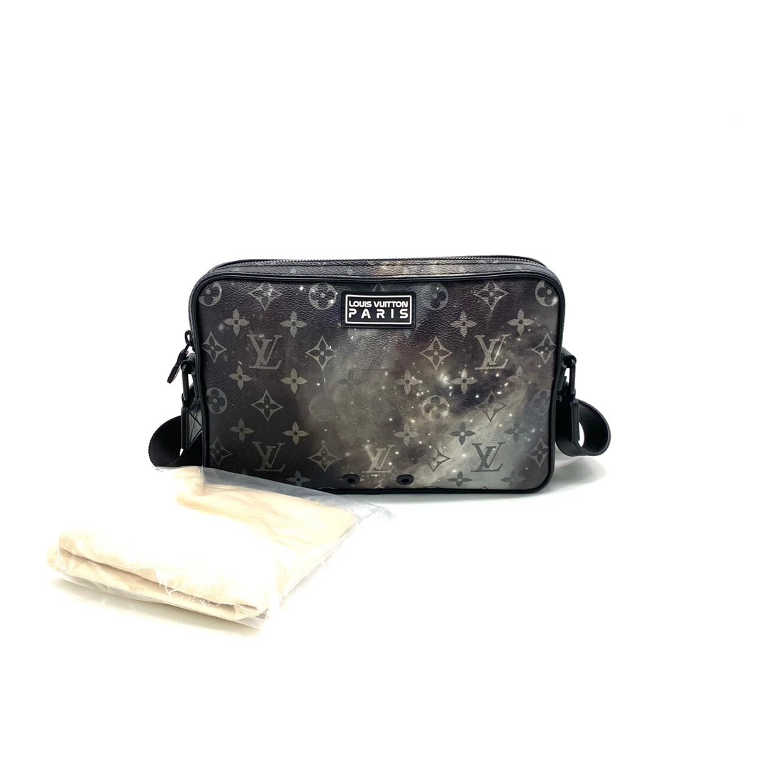 99新 LouisVuitton/路易威登 LV 星空限量款alpha邮差包尺寸26/17
