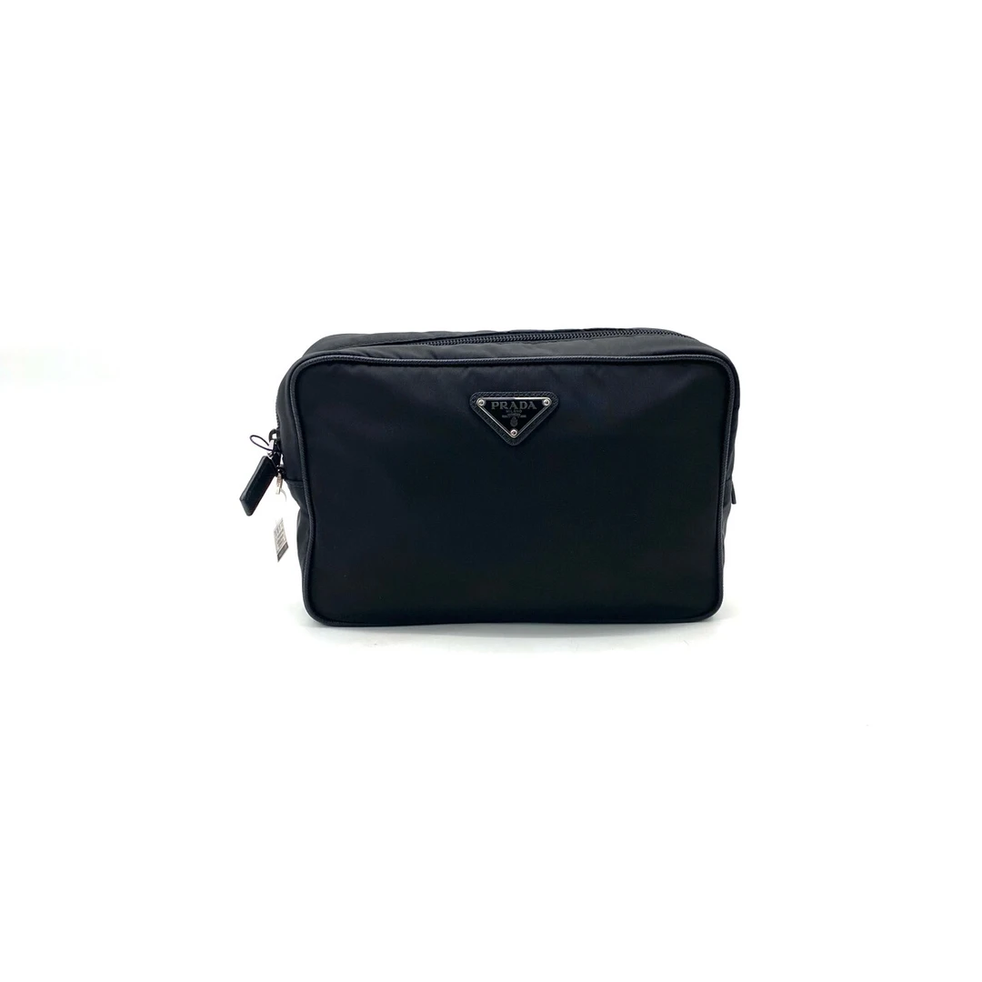 95新 Prada/普拉达 黑色尼龙帆布手拿包 尺寸24/15 公价8000