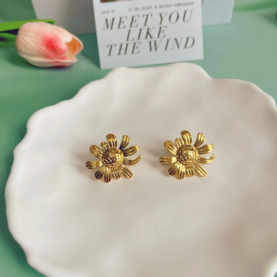 钛钢耳饰 （1033）复古向日葵简约花朵耳钉