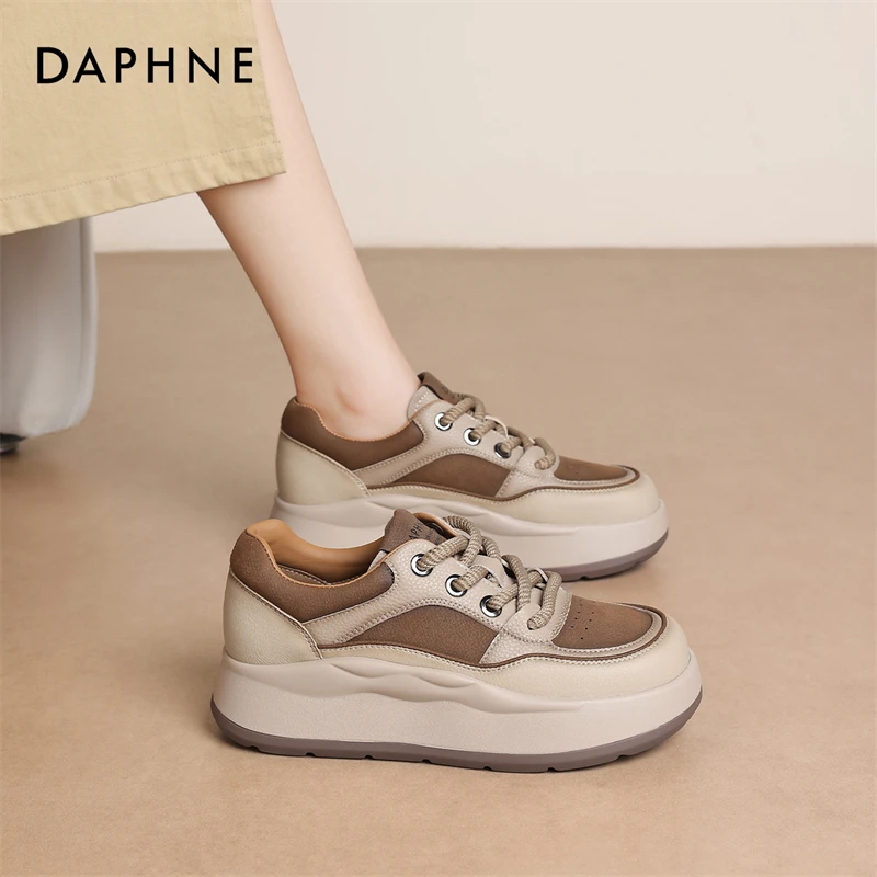 达芙妮复古休闲板鞋女2025秋冬新款厚底松糕显脚小舒适百搭宋茜代