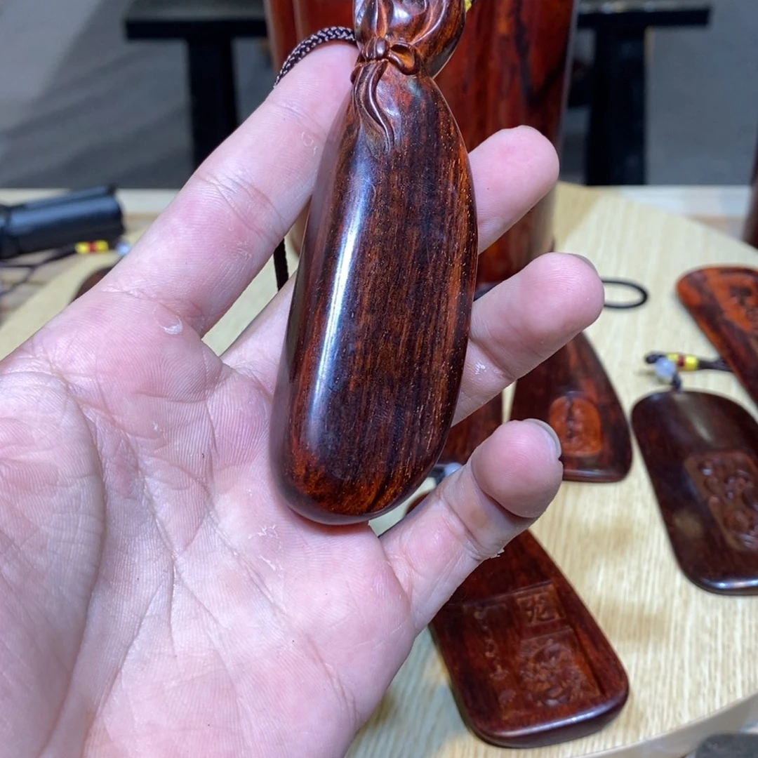 檀香紫檀（小叶紫檀）翱***鹰