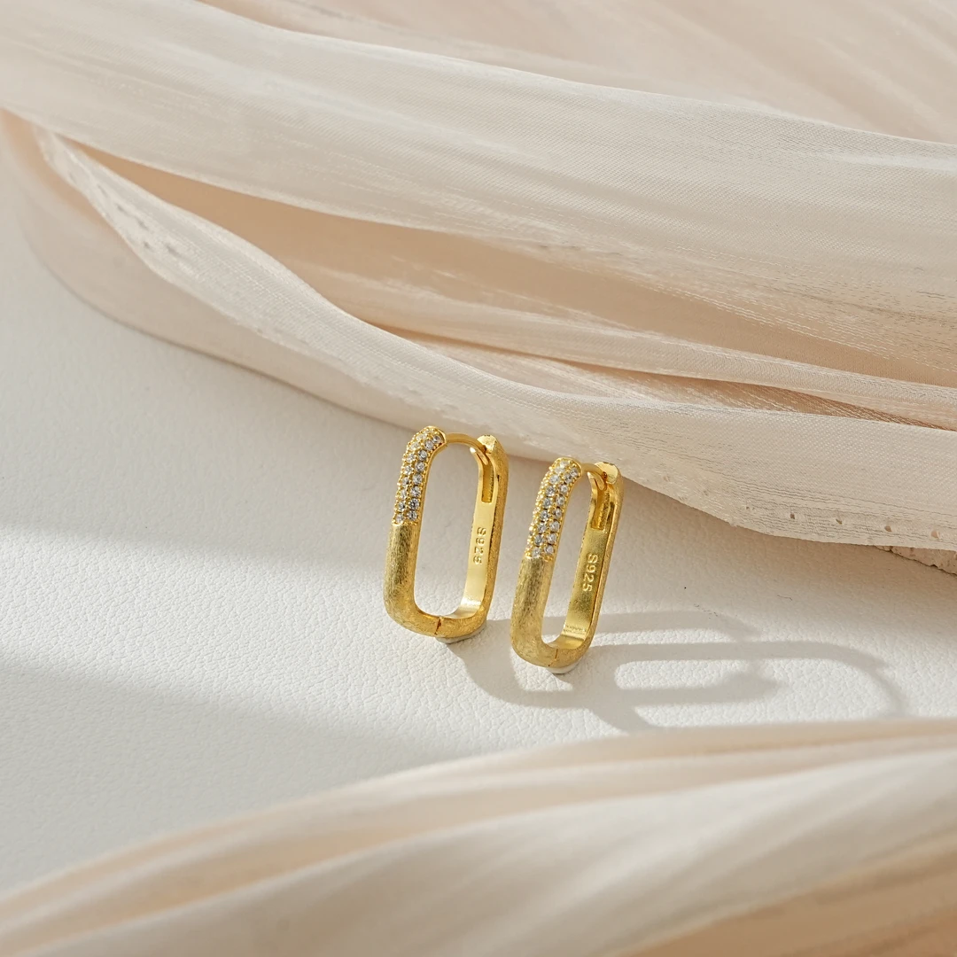 925银耳饰 【娣娣珠宝】S925银个性耳包一字型轻奢ins简约——24401