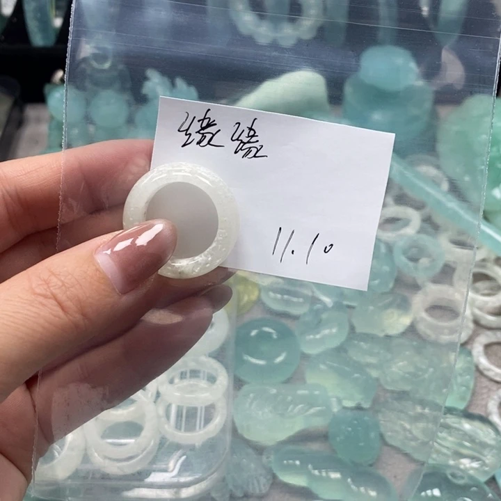 蛇纹石玉手镯未镶嵌缘**妈