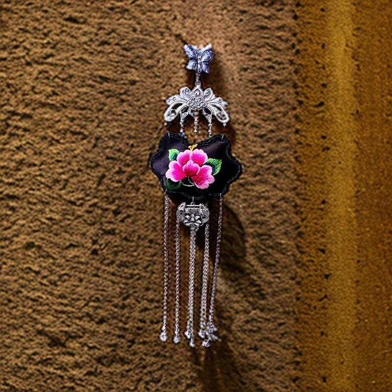 铜合金布艺吊坠 原创手工民族吊坠中国风压襟刺绣流苏挂件