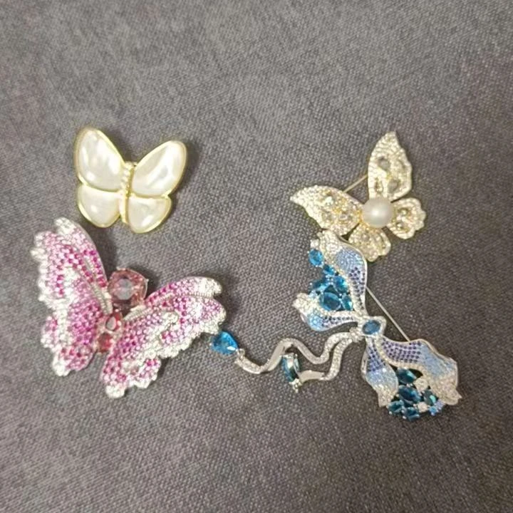 铜合金仿水晶胸针 高级重工蝴蝶胸针外套客户专用四件