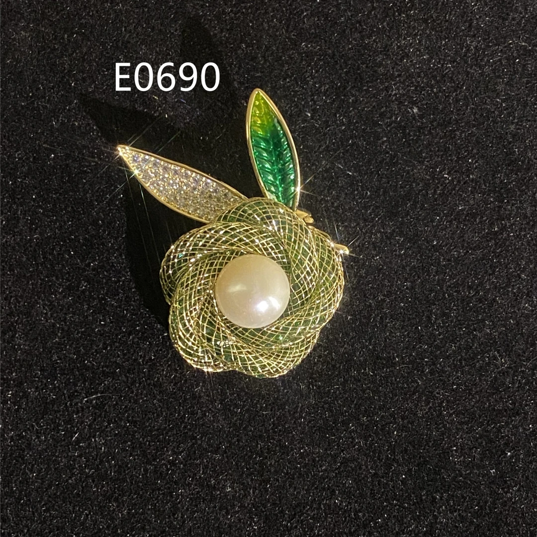 铜合金合成锆石胸针 玉兰花手工轻奢时尚可爱百搭金色黄色精致