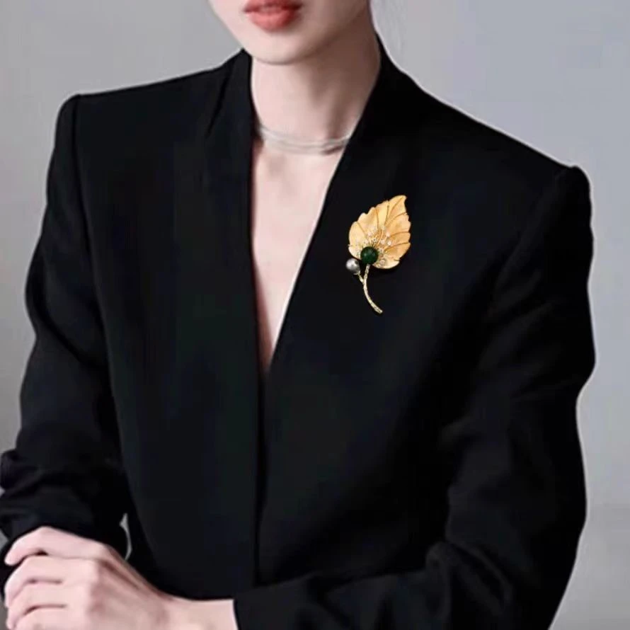 铜合金仿珍珠胸针 手工贝母时尚叶子高端女士胸针精致百搭优雅ins