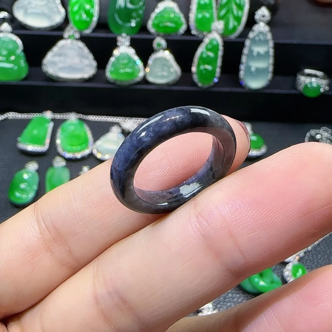 翡翠挂件未镶嵌戒圈