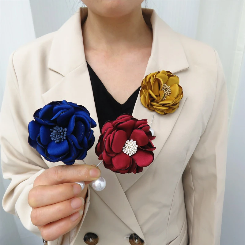 合金布艺胸针 山茶花一字胸针男女插针珍珠布艺烧边花朵胸针配饰