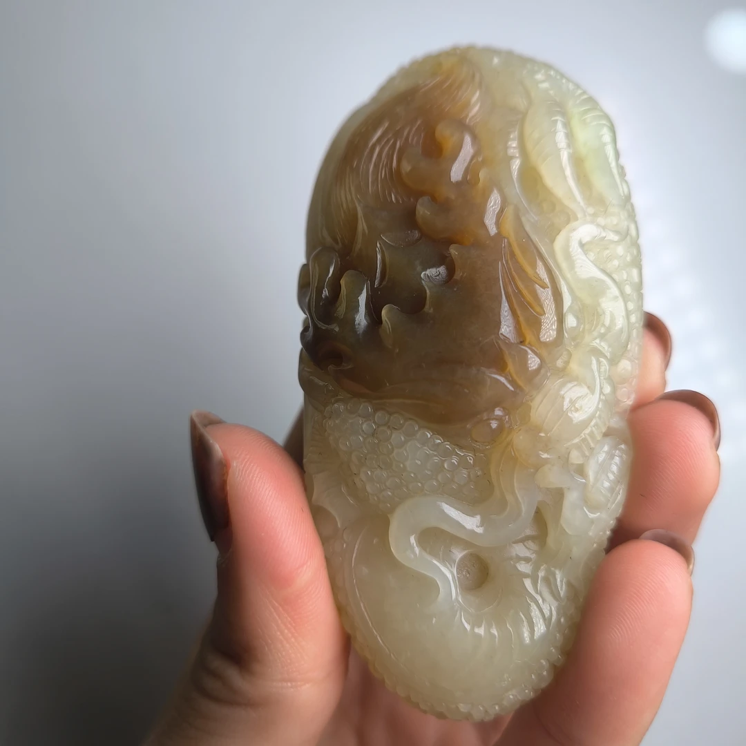 和田玉黄口带糖龙吊坠A1045