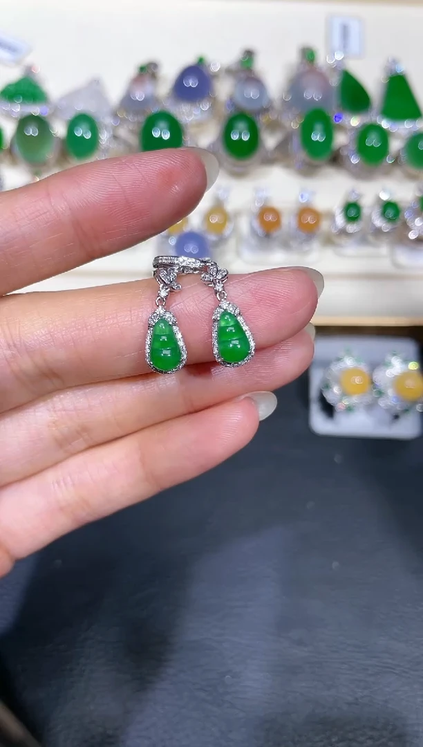 【闪购商品】定制翡翠18K金镶嵌耳饰