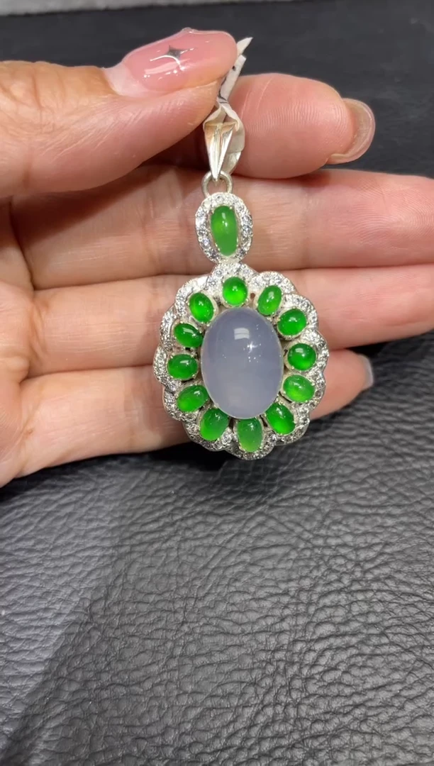 【闪购商品】定制翡翠未镶嵌吊坠