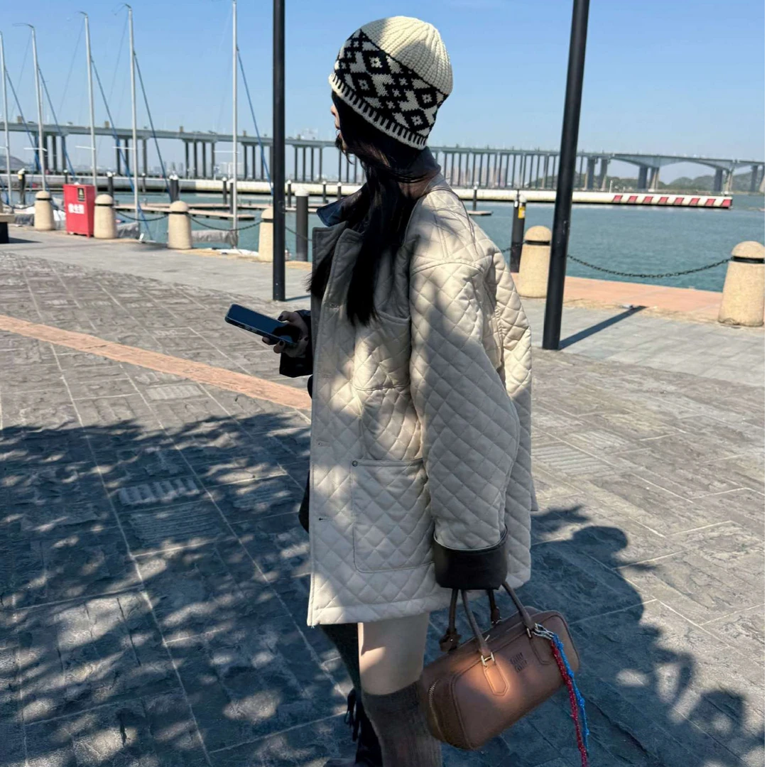 Neo Studio 24AW撞色设计感翻领菱格宽松软皮双口袋夹棉棉服