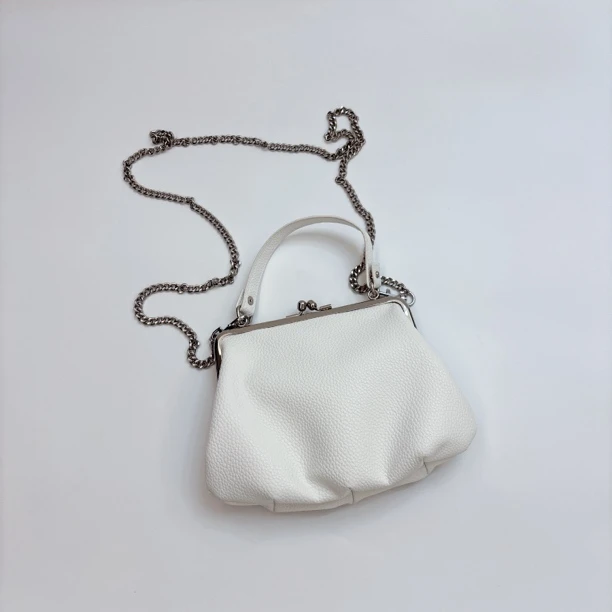 白色荔枝纹饺子包•SEVEN