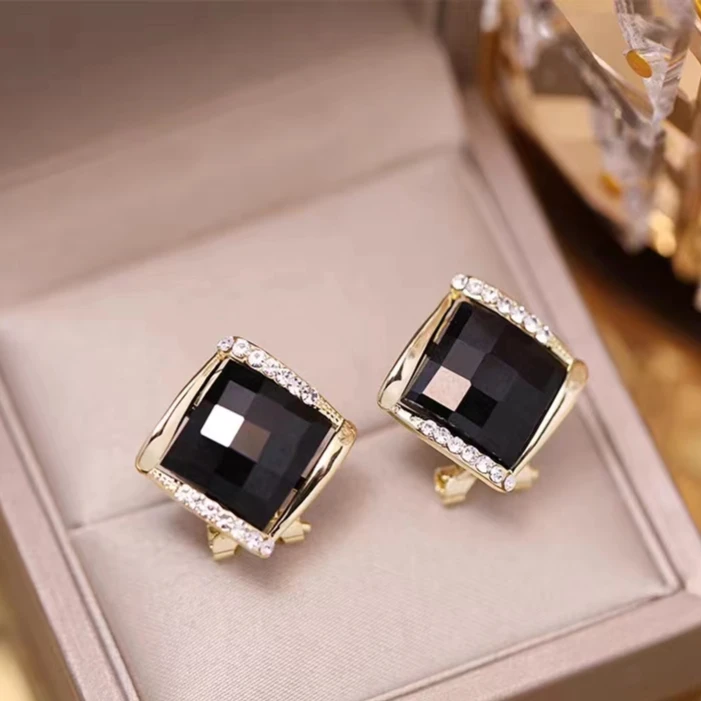 铜合金耳饰 黑色菱形耳钉耳环轻奢高级感耳饰日常百搭N0780