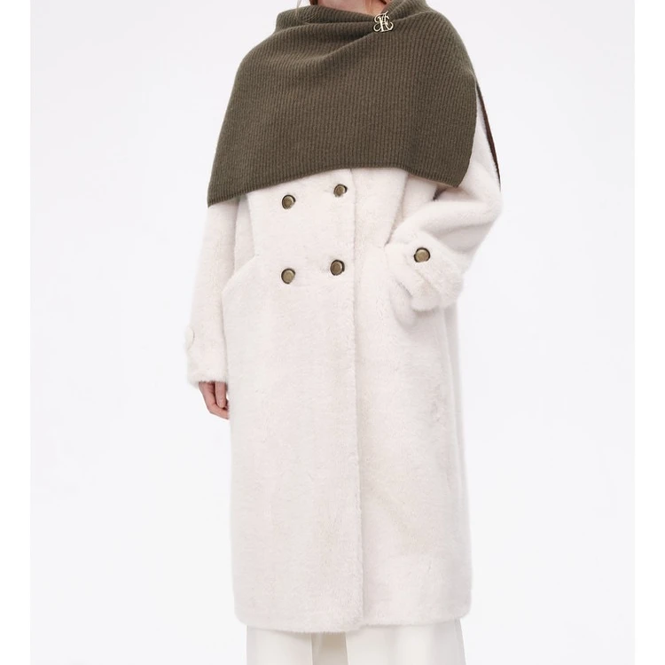 AVVENN米色毛茸茸外套