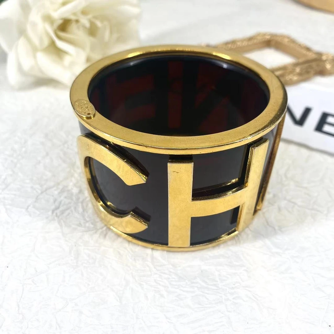 95新 Chanel/香奈儿 中古黑金CHANEL字母LOGO素金宽版手镯/EJ4621