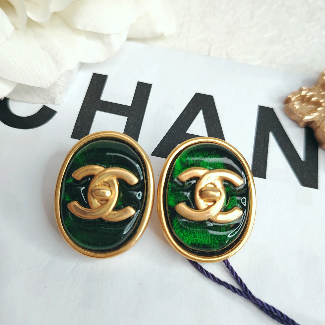 95新 Chanel/香奈儿 中古素金绿琉璃书包扣耳夹/M48108
