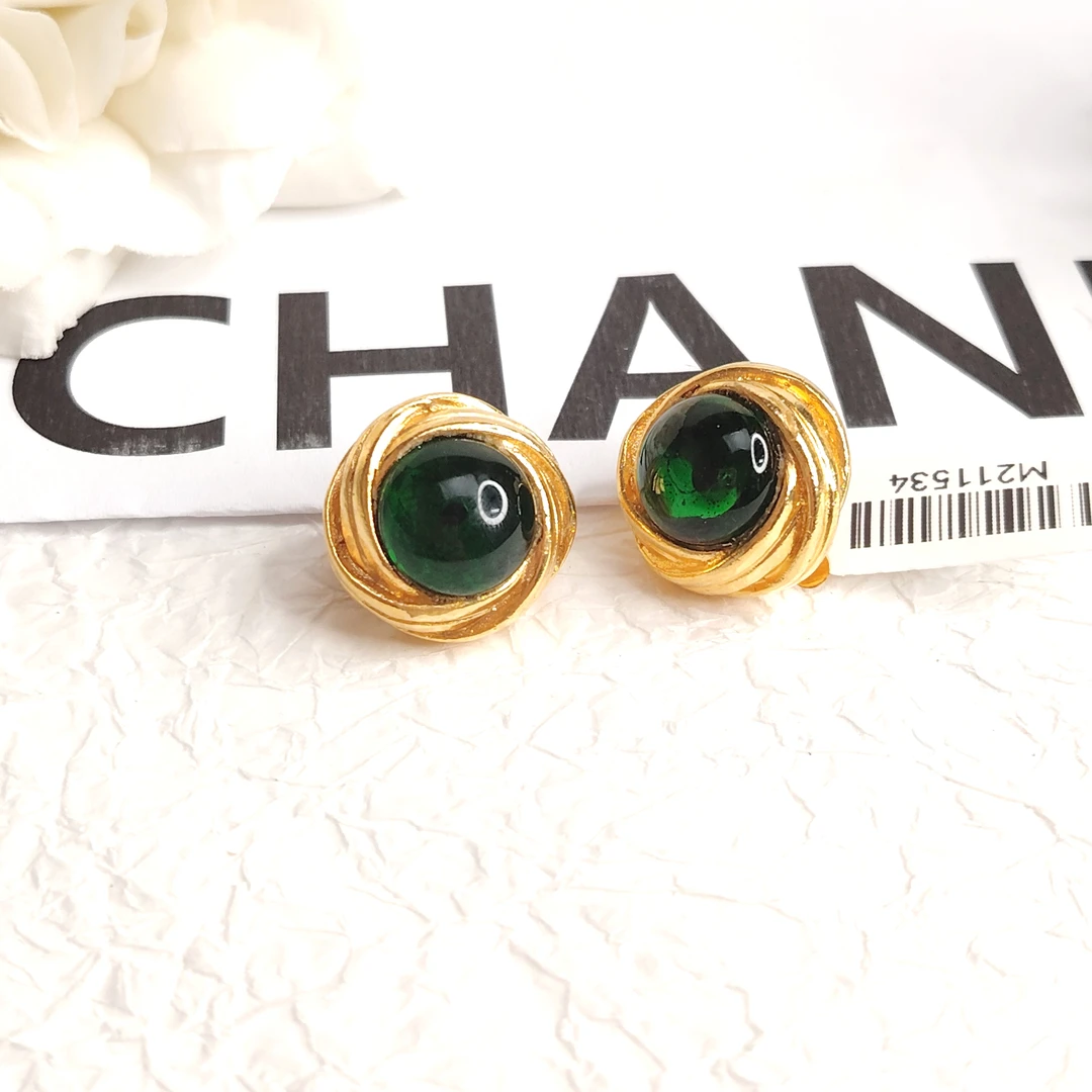 95新 Chanel/香奈儿 中古绿圆形耳夹/M211534