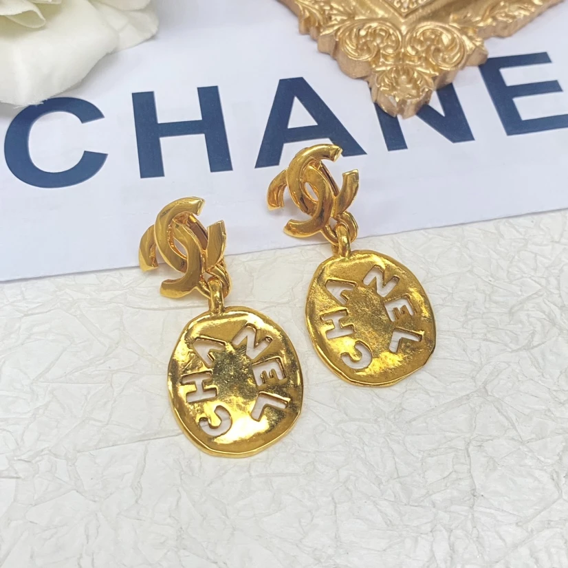 95新 Chanel/香奈儿 中古素金双C字母LOGO耳夹/CJ49122