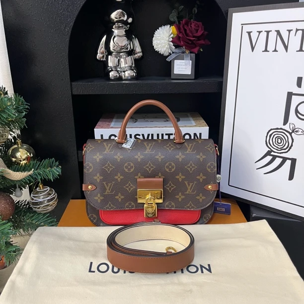 95新 LouisVuitton/路易威登 新款锁头邮差 时尚复古本命红百搭包