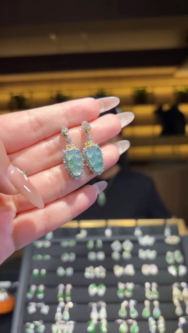 【闪购商品】翡翠耳饰银S925镶嵌叶子耳钉