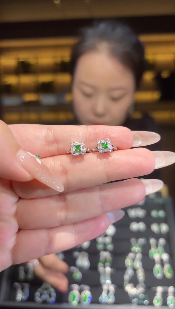 【闪购商品】翡翠耳饰银S925镶嵌蛋面耳饰/多样性发货/一件