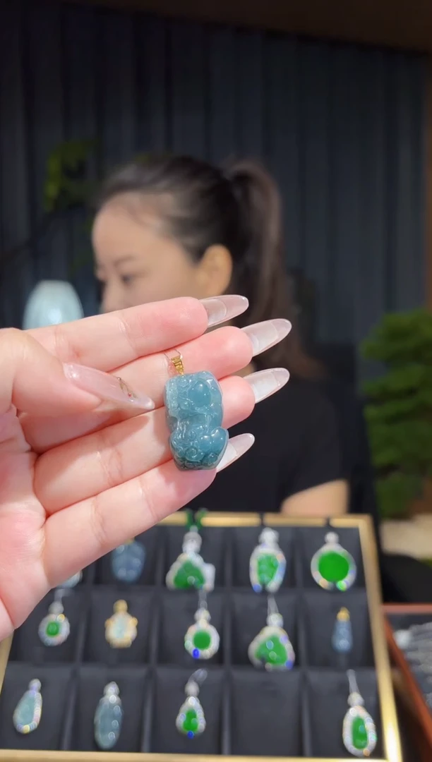 【闪购商品】翡翠颈饰18K金镶嵌貔貅/多样性发货/一件