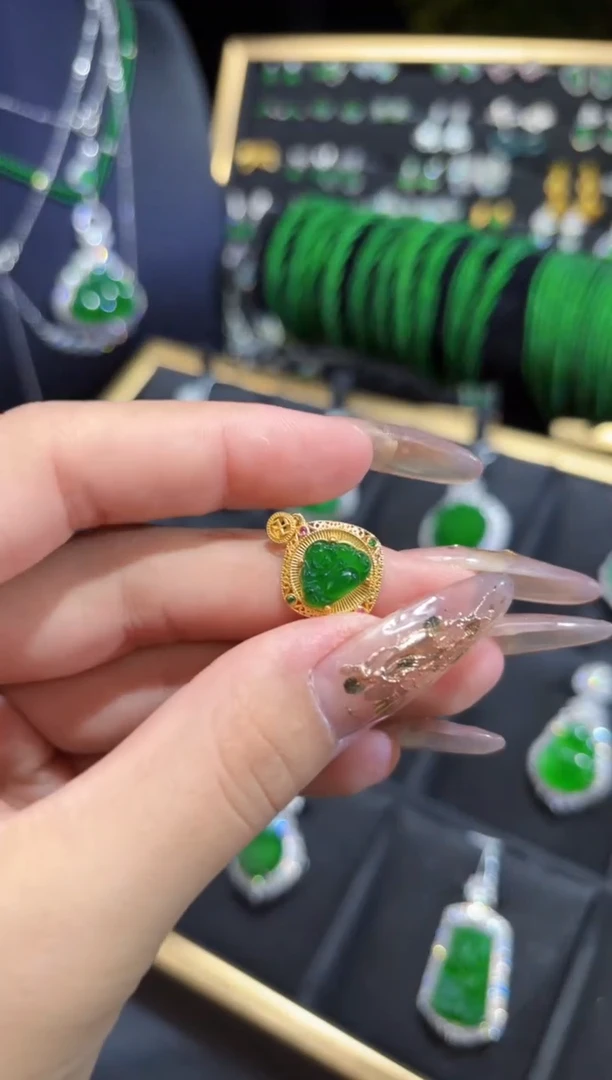 【闪购商品】翡翠颈饰银S925镶嵌佛公/支持复检/一件