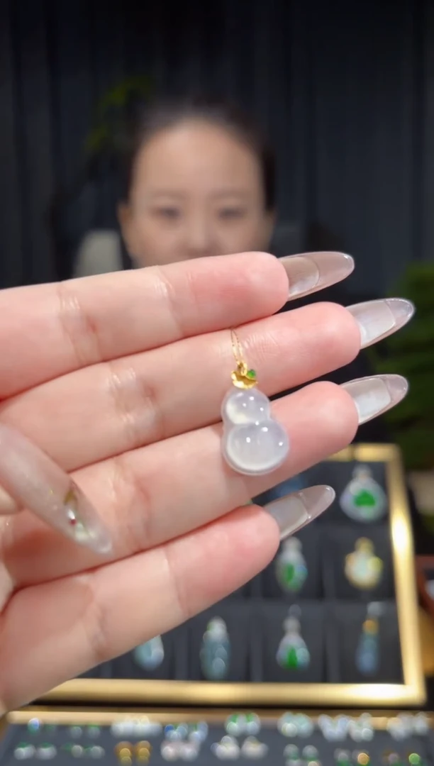 【闪购商品】翡翠颈饰18K金镶嵌葫芦/多样性发货/一件