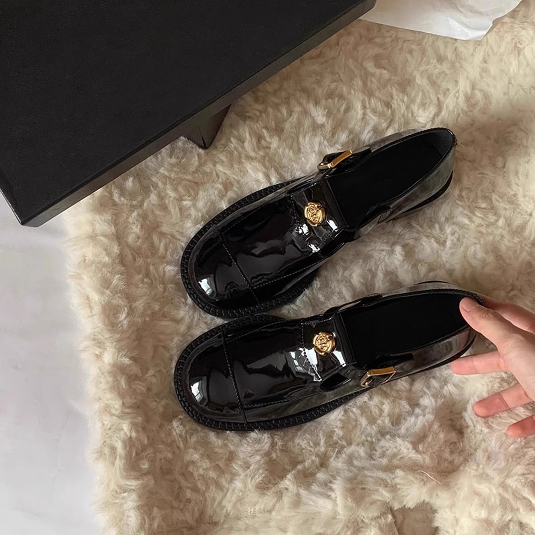 时尚法式复古英伦风小皮鞋真皮女山茶花复复软底一脚蹬乐福鞋厚底