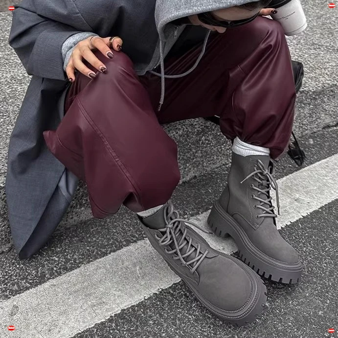 绒面皮厚底马丁靴女2025新款英伦风雾面复古短粗跟高短款厚底皮靴