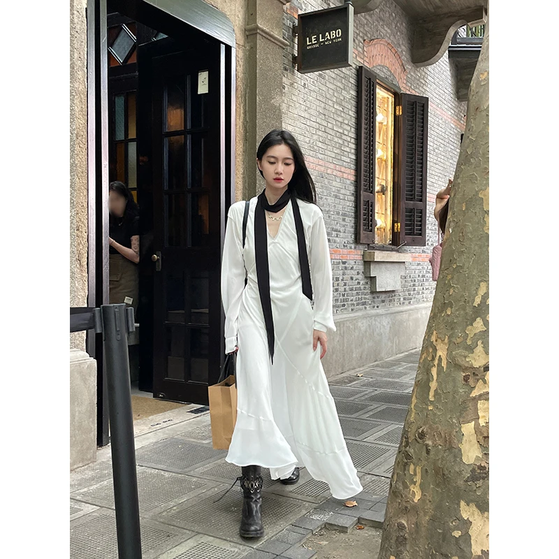 cunblvd常存 仙气飘飘 法式浪漫优雅气质高级感V领长袖连衣裙女