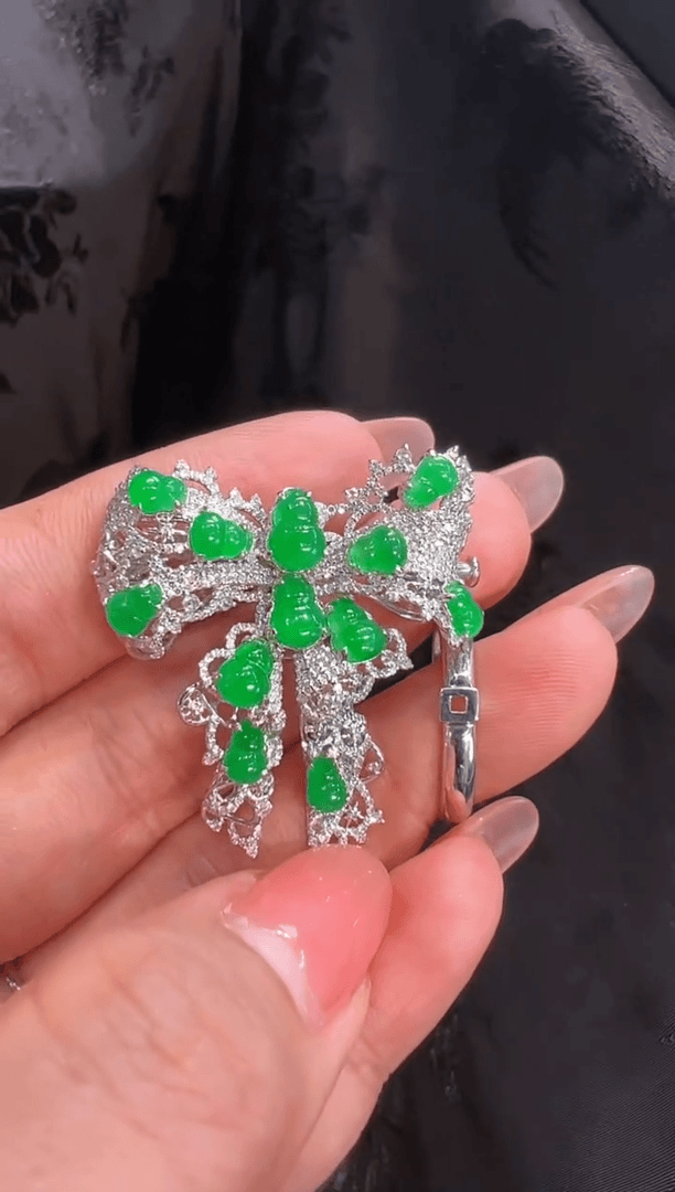 【闪购商品】翡翠颈饰18K金镶嵌吊坠