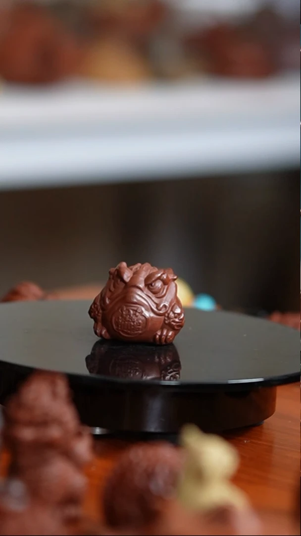 【闪购商品】紫砂茶宠朱泥将军蟾精品摆件实心刻绘