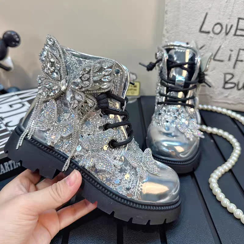 女童靴子水钻银色马丁靴2024新款春秋冬款儿童时尚单棉靴女款短靴