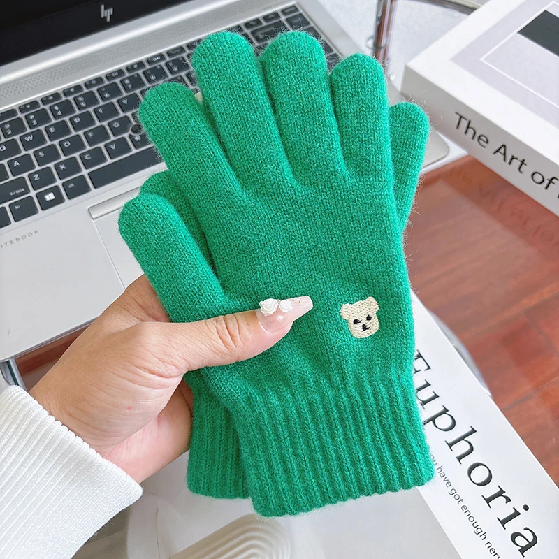 冬季手套女可触屏保暖防寒女士可爱刺绣小熊简约针织户外防冻学生