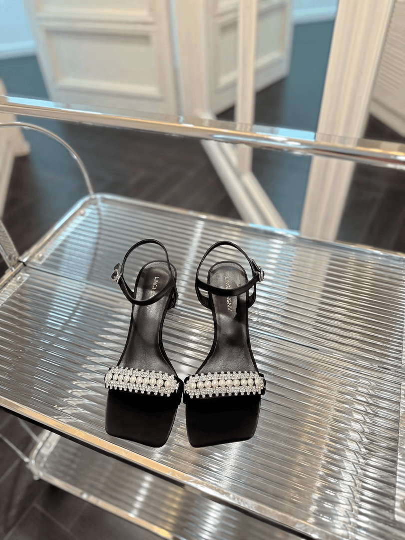 阿芙莎广系联名款2021267夏季新款法式时尚百搭一字带露趾凉鞋