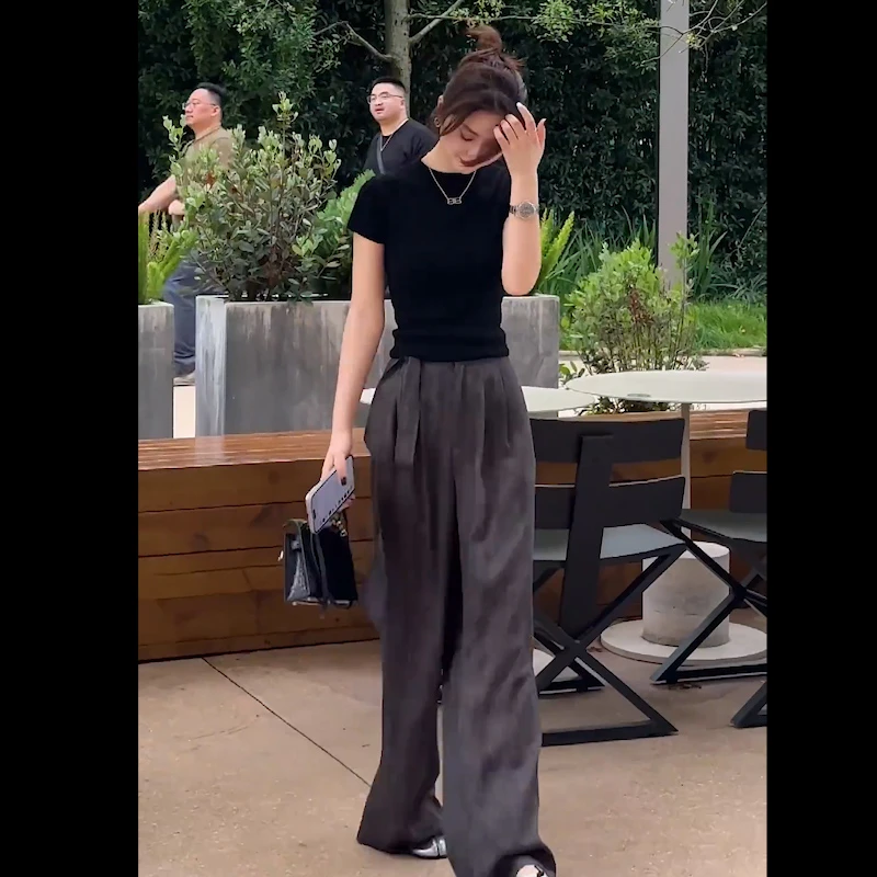 时尚阔腿休闲裤穿搭一整套春夏季黑色短款圆领显瘦短袖女装两件套