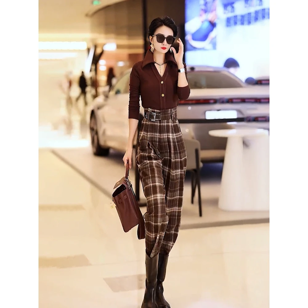 休闲格子裤今年流行穿搭冬季新款修身V领加厚减龄上衣两件套女装