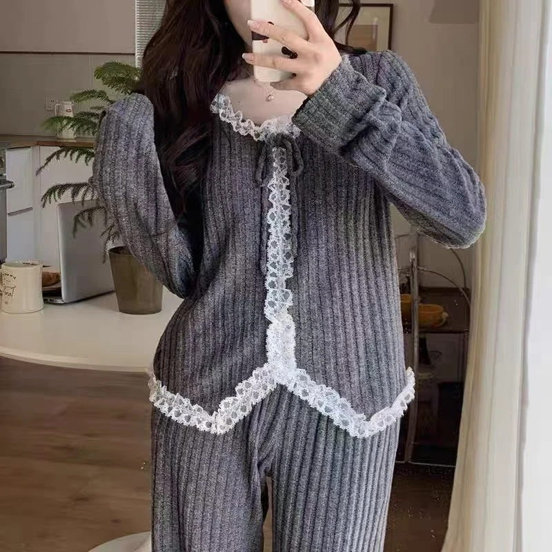 法式蕾丝奶灰色长袖长裤带胸垫