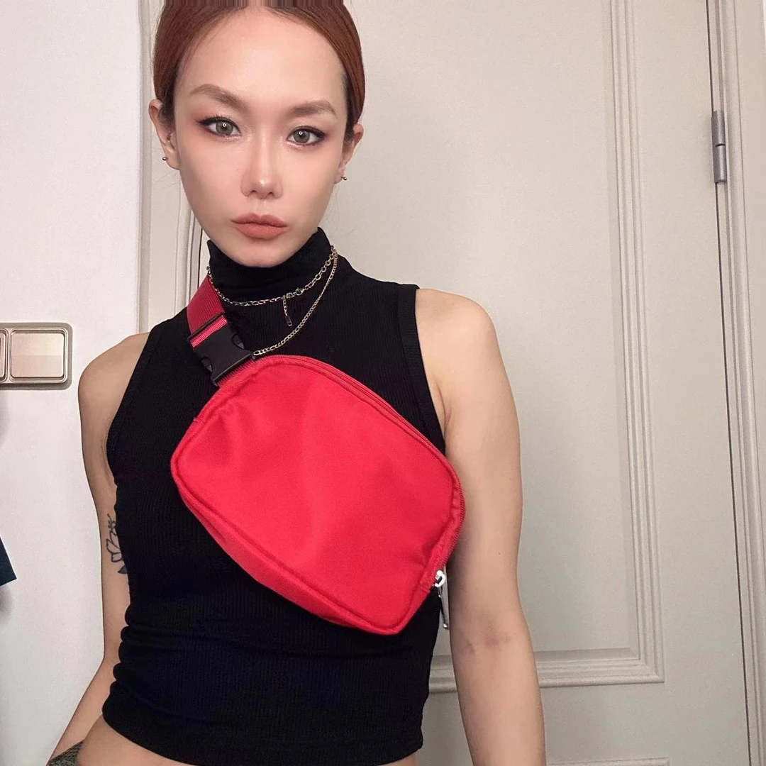 欧美街拍百搭随身小胸包爆款运动腰包瑜伽包胸包跑步腰包多色001