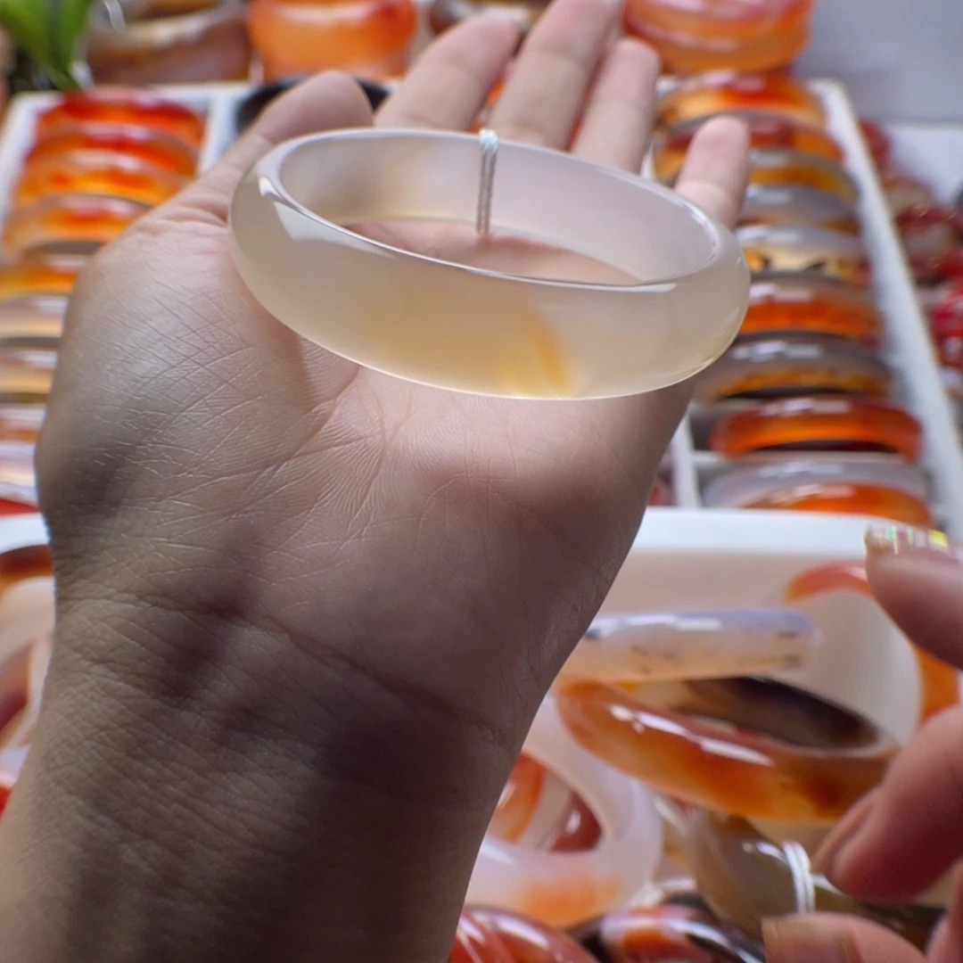 【闪购商品】玛瑙/玉髓手镯未镶嵌微瑕