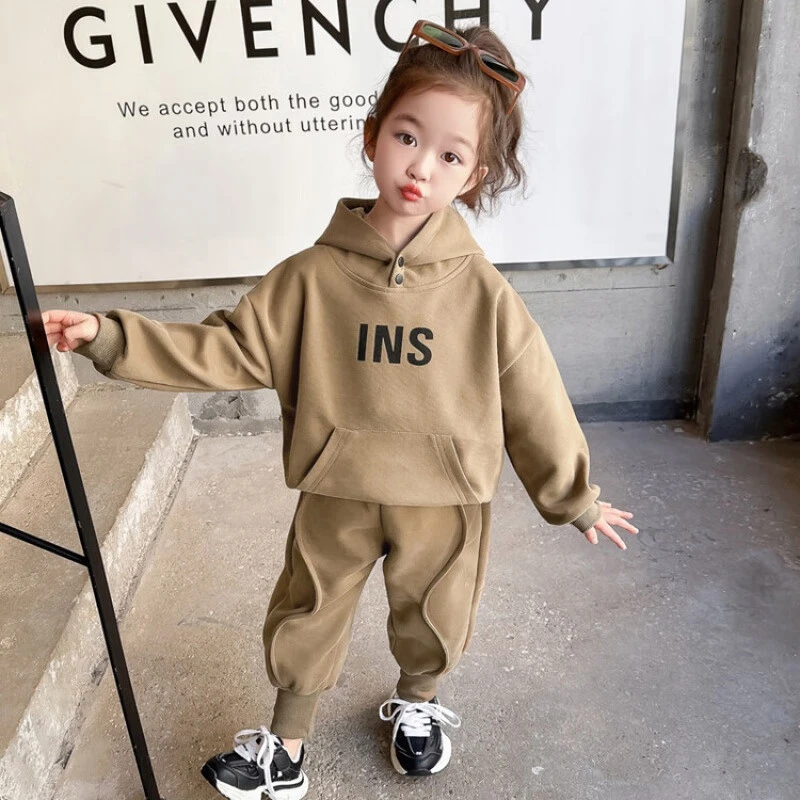 女童运动套装春秋2024新款时髦洋气女孩宝宝连帽卫衣儿童装二件套