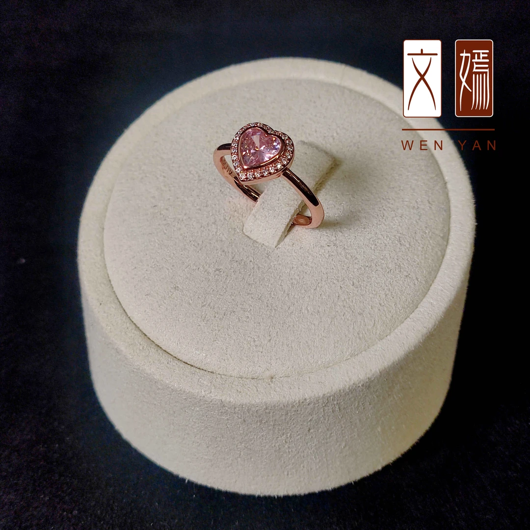 PDL99943【上新特惠】/S925纯银素款戒指 粉色爱心镶嵌戒指