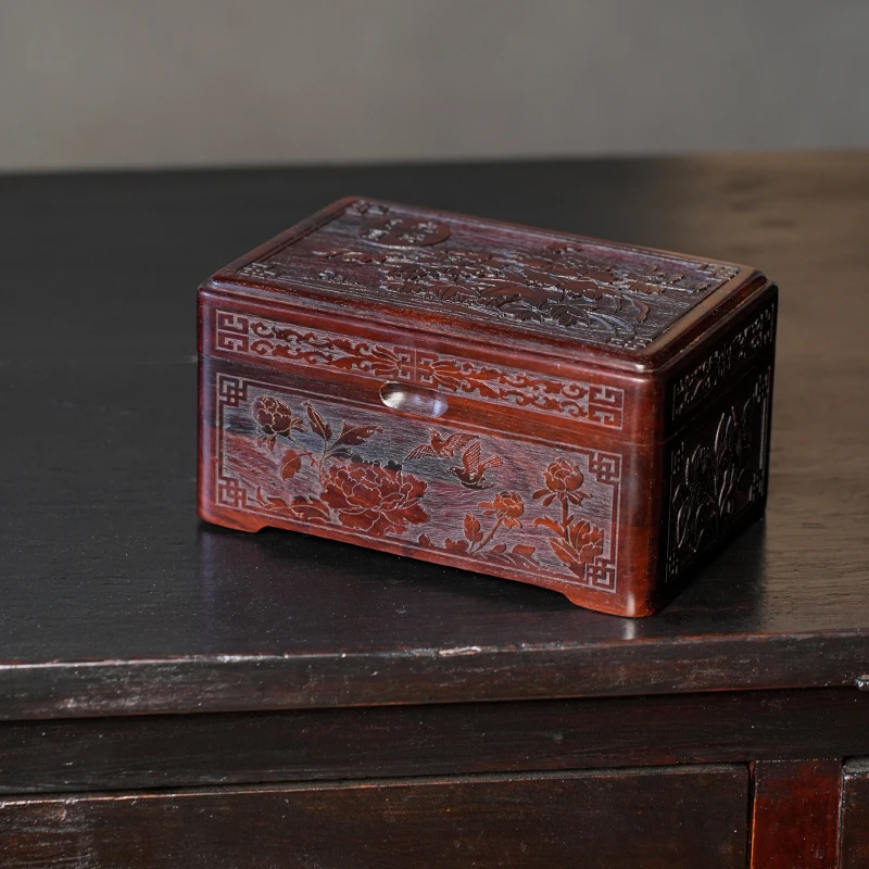 大红酸枝 花好月圆雕花